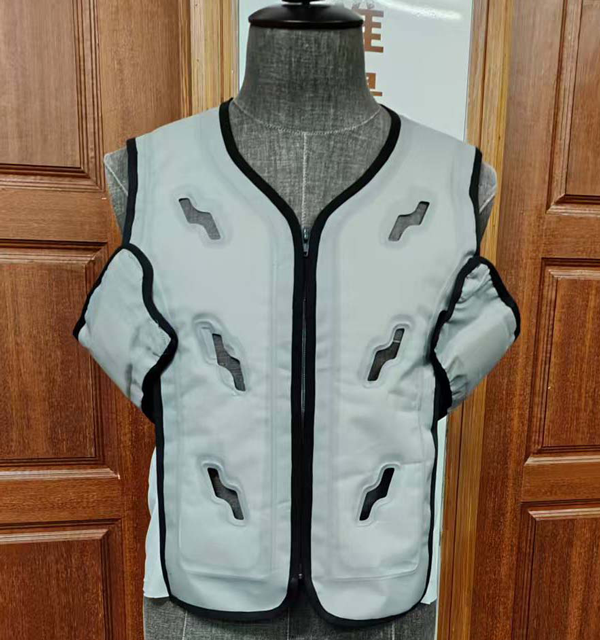 Senjoy TPU Su Sirkülasyonlu Soğutma Giysisi, Fısıltı Sessizliğinde Pompa, Ayarlanabilir Uyum, Taşınabilir Güç Kaynağı, Dış Mekan Çalışmaları İçin
